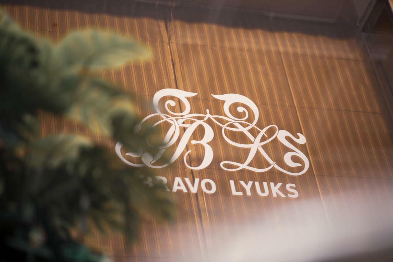 Bravolyuks Hotel ウルゲンチ エクステリア 写真