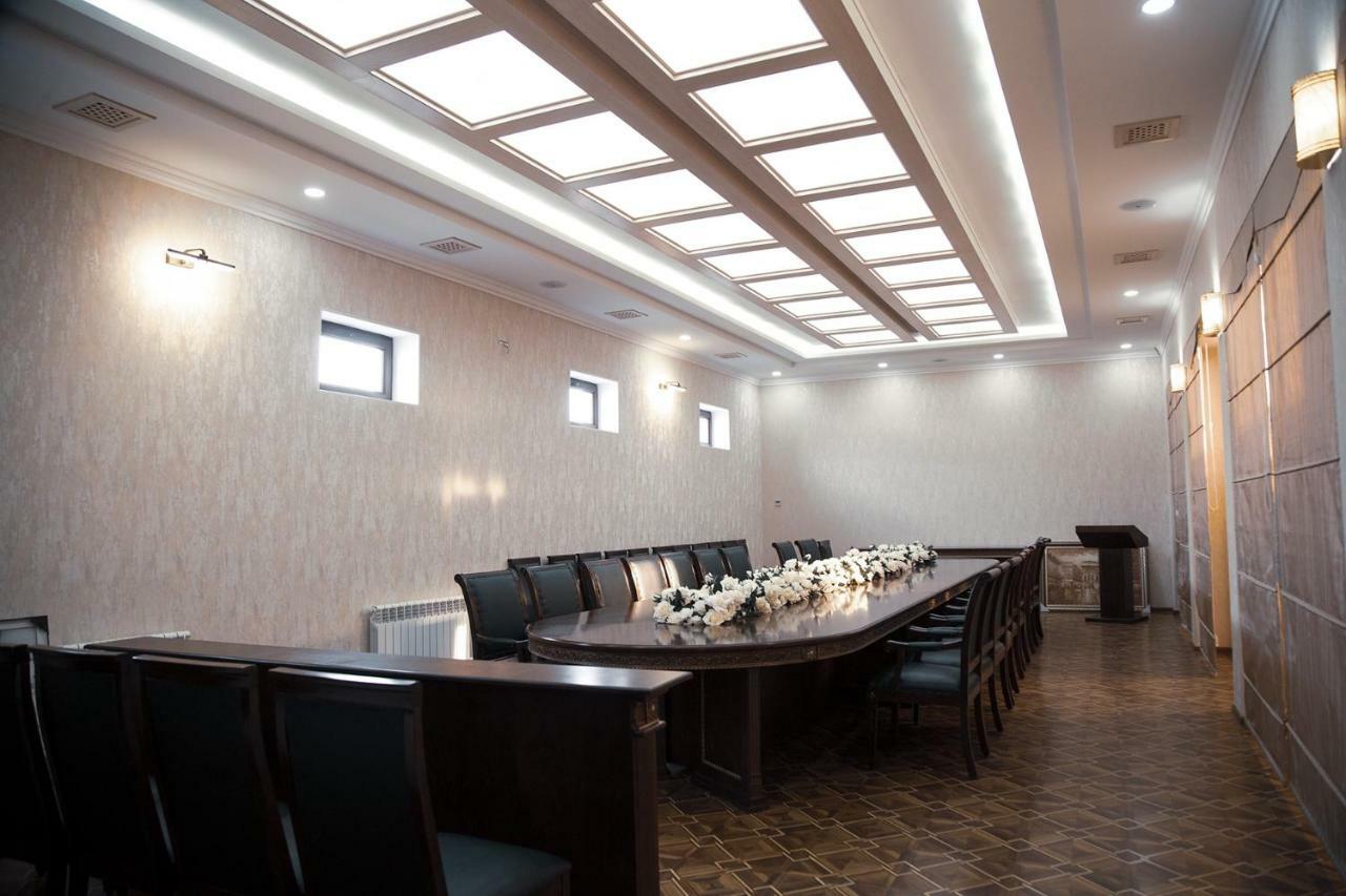 Bravolyuks Hotel ウルゲンチ エクステリア 写真